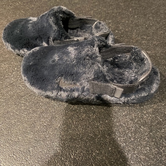 Nike Calm SE Women's Mules Black Faux Fur Slippers. Size 8! Black! Cozy! - Picture 10 of 13